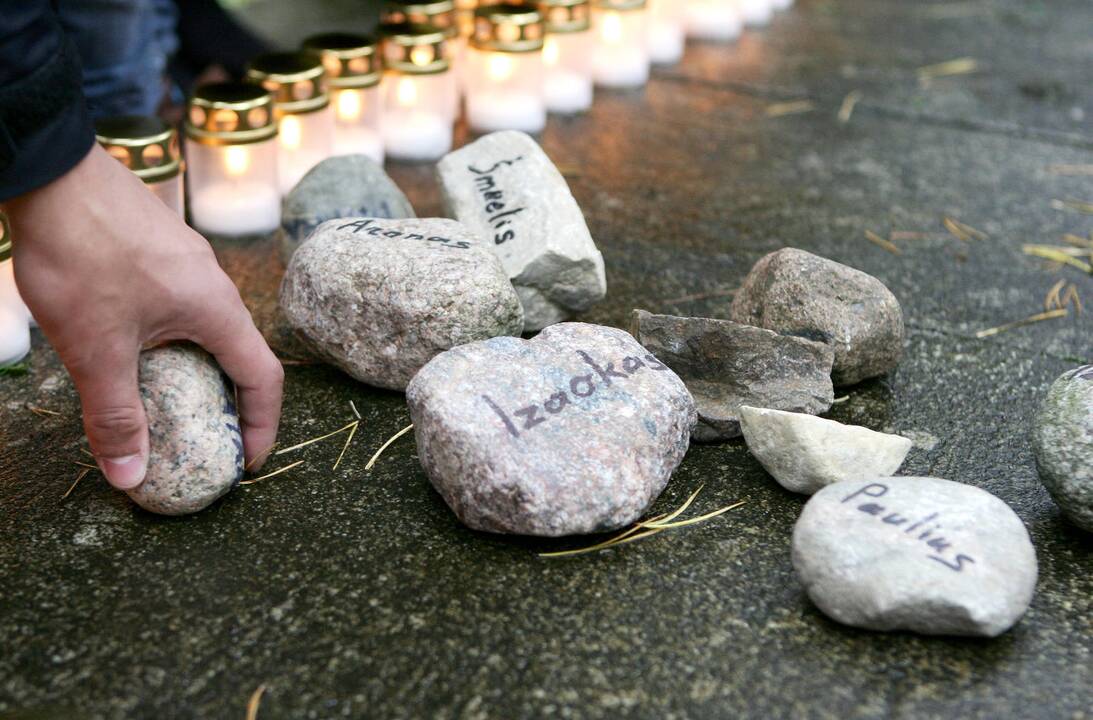 Vilkaviškyje nuniokotas Holokausto memorialinis paminklas