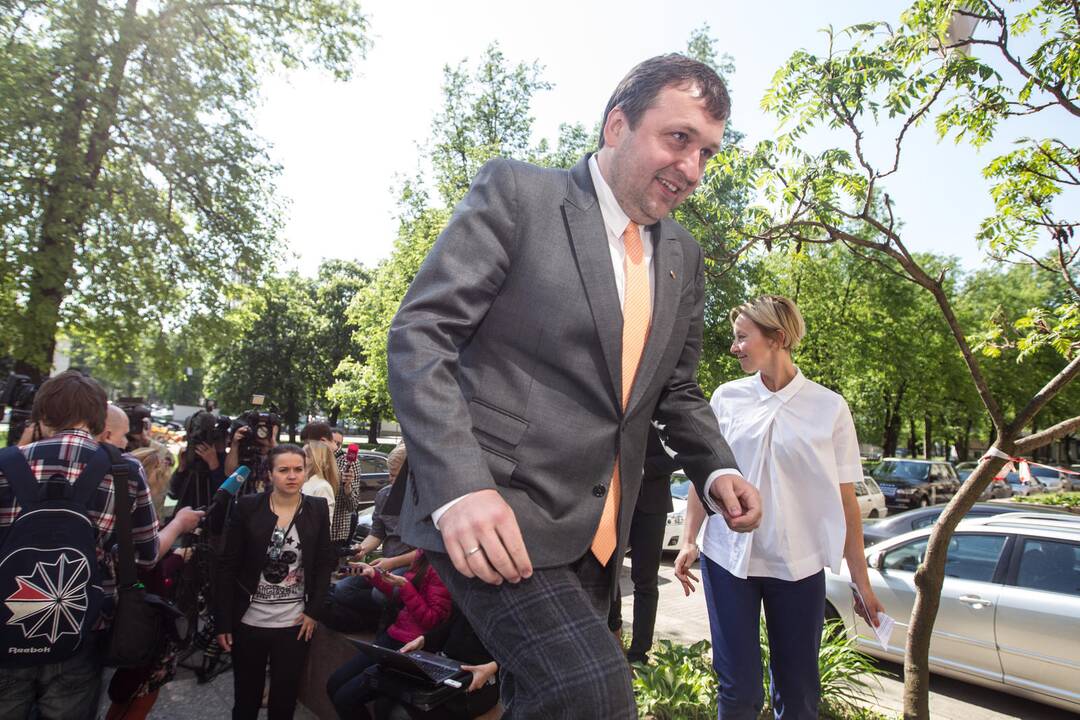 Liberalų sąjūdžio gretose – maištas prieš A. Guogą