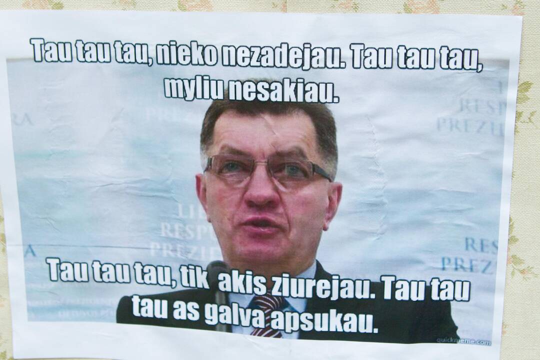 Dėl algų pasipiktinę mokytojai: premjere, ar tai atsakingas elgesys?