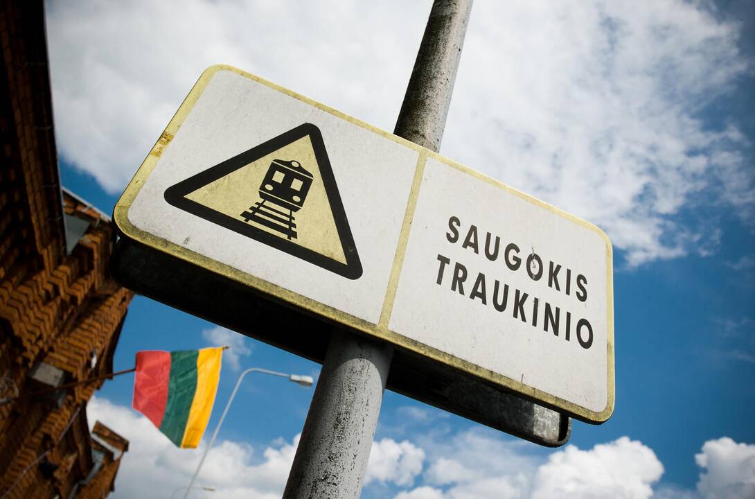 Pėsčiųjų saugumui geležinkelių perėjose – naujos taisyklės