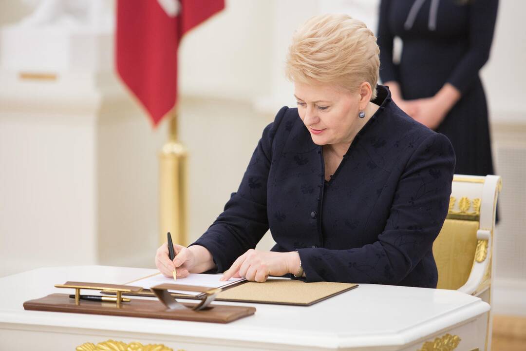 Prezidentė pasirašė pataisas dėl individualaus kreipimosi į KT