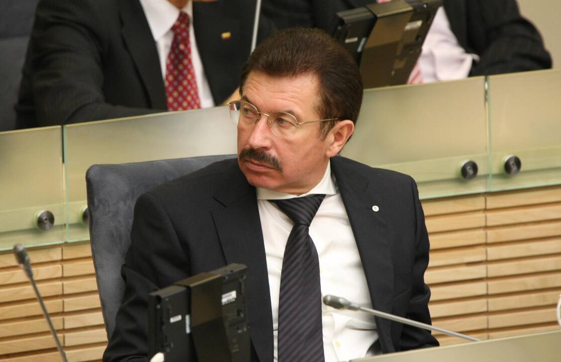 Žlugo Etikos komisijos svarstymas dėl R. A. Ručio neliečiamybės