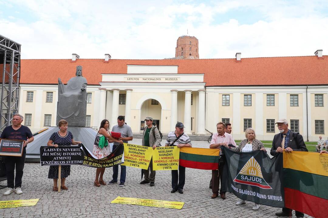 Nors mitingo metu buvo išsakyta daug nepasitenkinimo ir nusivylimo žodžių, policija dėl mitingavusiųjų elgesio ar pasisakymų jokių pretenzijų neturėjo.
