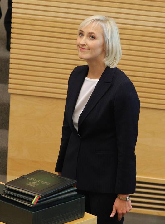Prisiekė trys nauji Seimo nariai