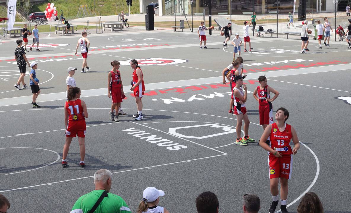 Atnaujintas Baltojo tilto sporto aikštynas 