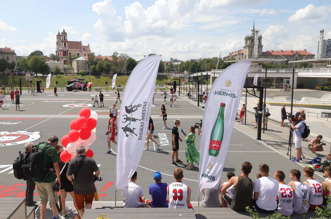 Atnaujintas Baltojo tilto sporto aikštynas 