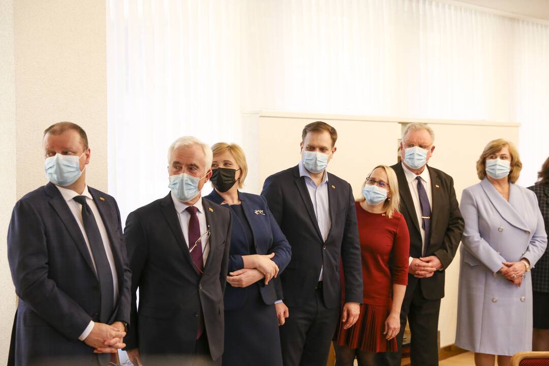 Seimo „valstiečiai“ ir „darbiečiai“ pasirašė susitarimą