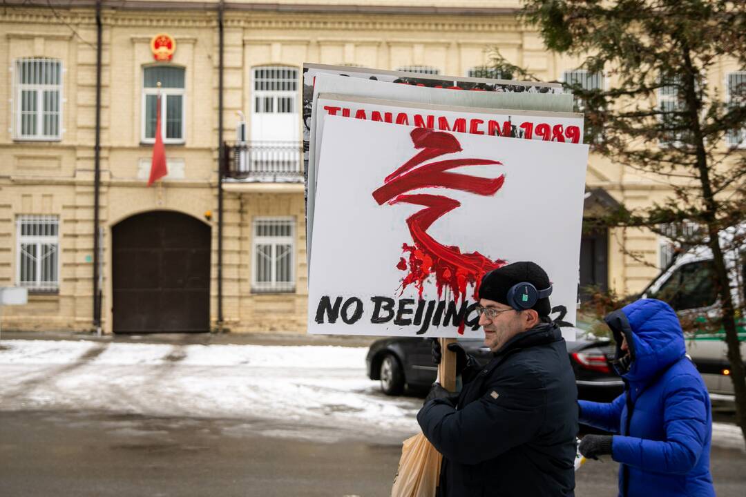 Piketo akcija prie Kinijos ambasados