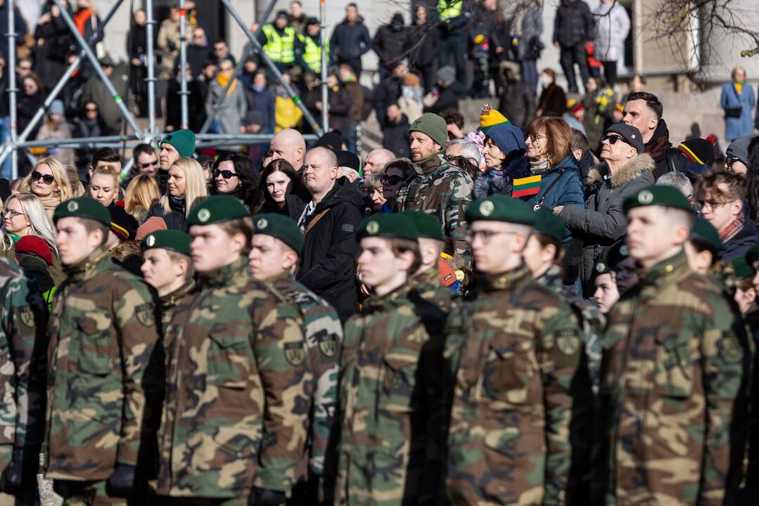 Apklausa: pusė Lietuvos gyventojų jungtųsi prie ginkluotos gynybos užpuolus Rusijai