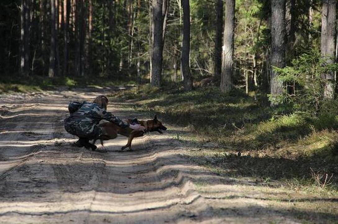 Pasieniečiai sulaikė neteisėtai sieną kirtusius gruzinus ir vokietį