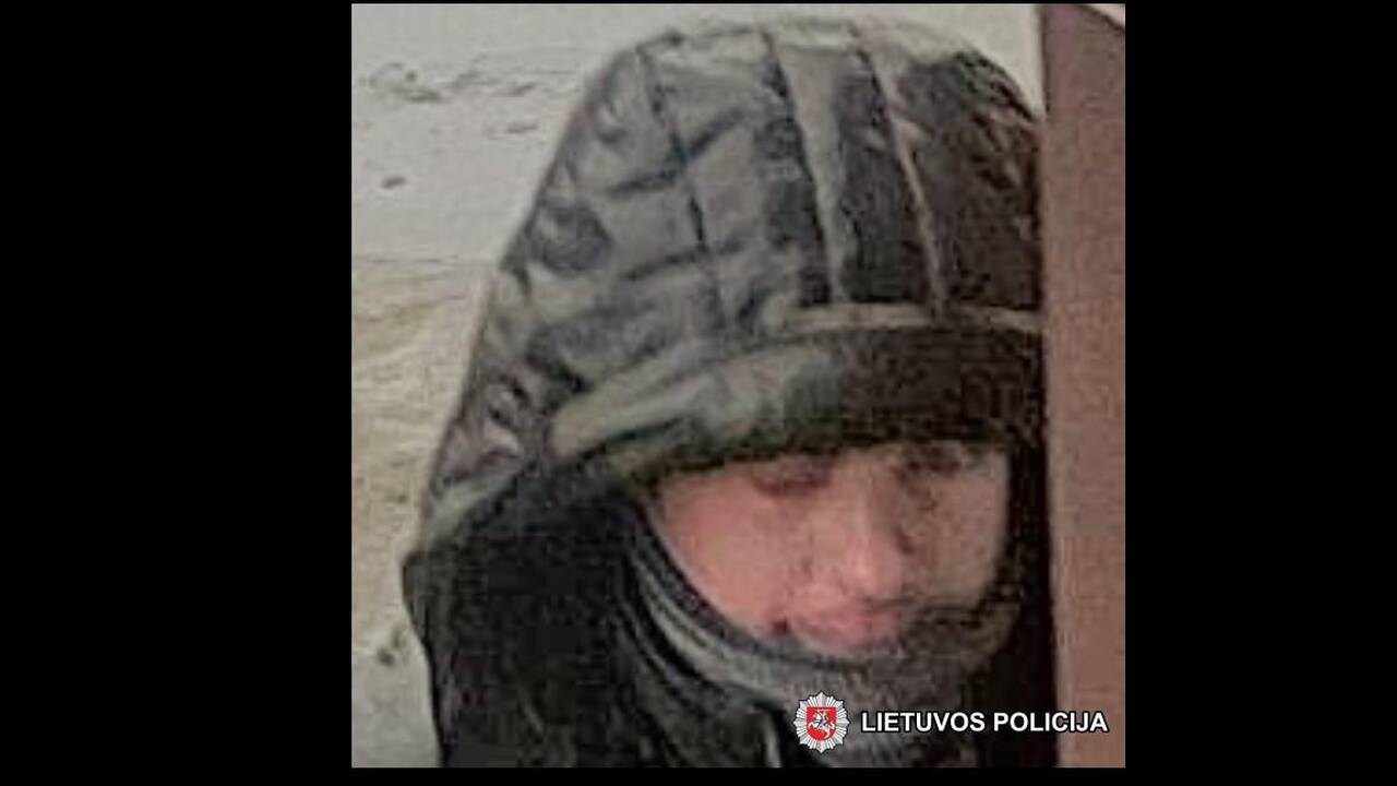 Įtariamasis: policija dar nuo žiemos ieško šio įtartino veikėjo.