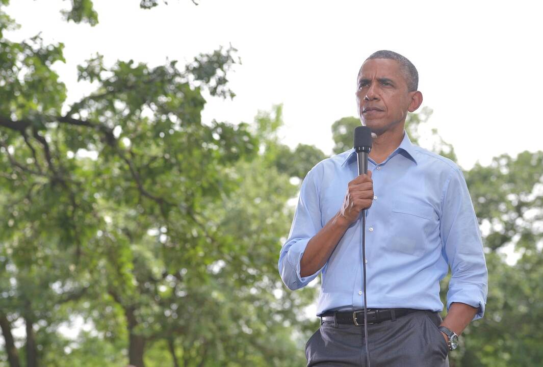 B. Obama siūlo skirti 500 mln. dolerių Sirijos sukilėliams apmokyti ir aprūpinti