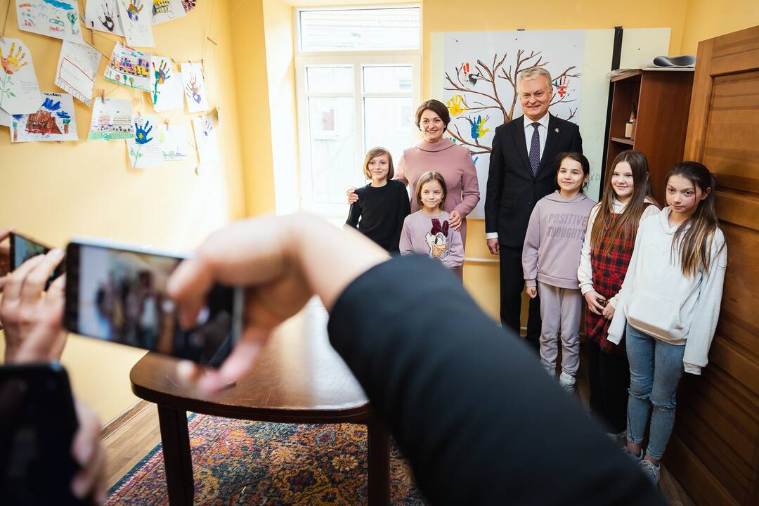 Prezidentas ir pirmoji ponia apsilankė „Carito“ centruose
