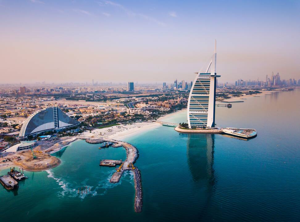 Ambicijos: miražą dykumoje primenantis Dubajus pretenduoja tapti moderniausiu pasaulio miestu. 