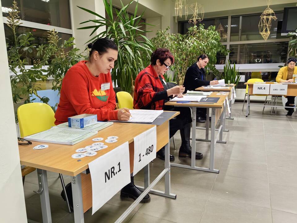 Darbai: pasak L. Petronienės, pasirengimas šiemečiam rekordiniam rinkimų maratonui VRK vyksta visu pajėgumu jau nuo praėjusių metų.