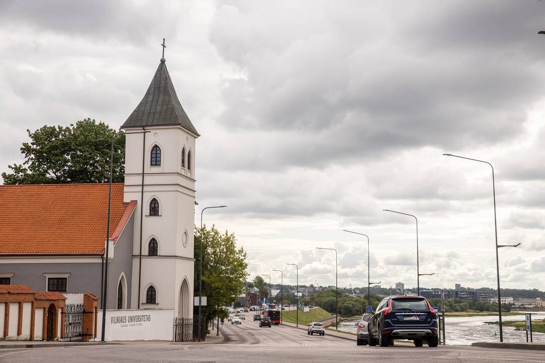 Darbai: šiuo metu pasirašytos sutartys su rangovais dėl sistemos diegimo.