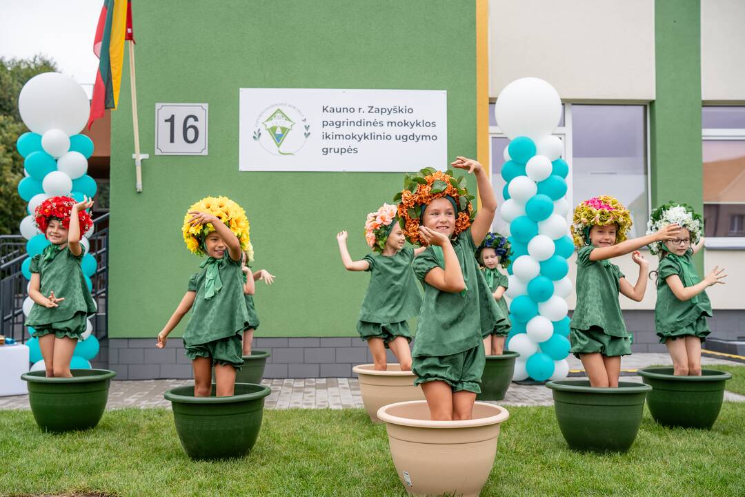 Trukmė: atidarymo šventės Zapyškio seniūnijos bendruomenė laukė 2,5 metų.
