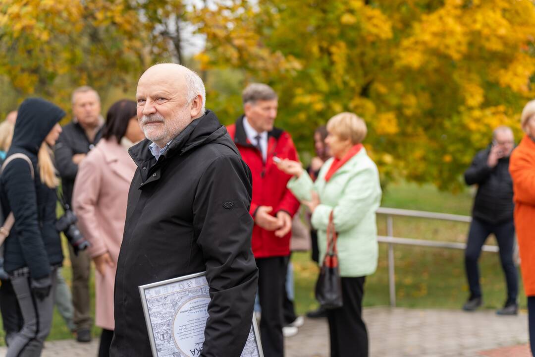 Skaičius: Domeikavos gimnazija – vienuoliktoji šalies ugdymo įstaiga, turinti pagal ryškiausią mūsų dangaus objektą laiką matuojantį prietaisą.