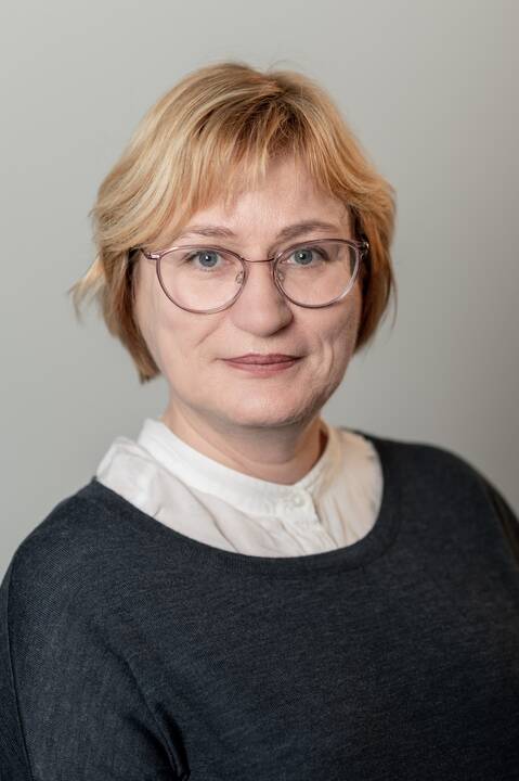 Privalumas: kuo anksčiau žmogus balsuoja rinkimuose, tuo didesnė tikimybė, kad jis ir toliau įsitrauks į politinius ir visuomeninius procesus.
