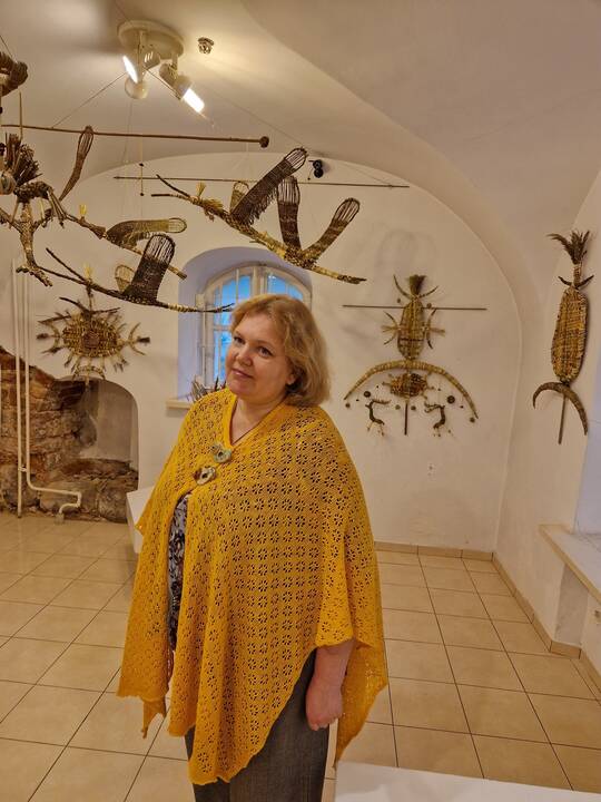Tapatybė: „Žolynai įsišaknijo į mane. Turbūt su jais ir per juos šiuo metu esu labiau aš“, – svarsto profesionali menininkė V. Bitinaitė-Stankevičienė, įminusi ir žolynų, ir keramikos paslaptis. 