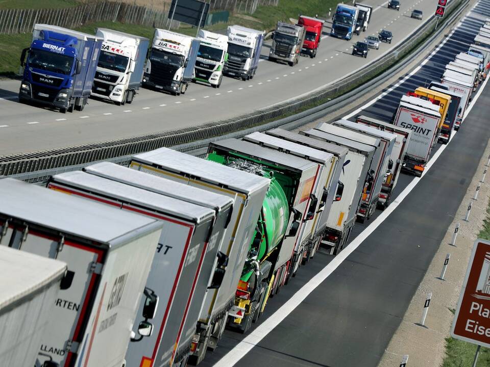Nauda: verslui vis dar labiau apsimoka rinktis dyzelinu, o ne elektra ar biometanu varomus sunkvežimius.