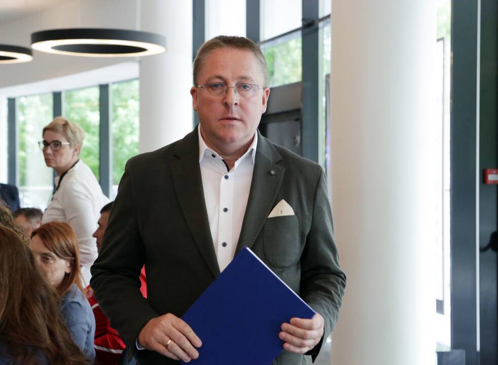 Po trijų ligoninių sujungimo naujasis darinys rieda žemyn – atlyginimais nepatenkinti medikai palieka įstaigą, o pati ligoninė patiria milijoninius nuostolius.