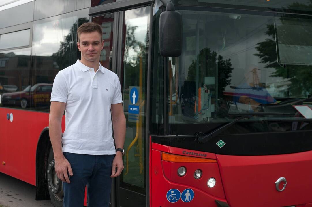 Svarbu:  studentai pabrėžia, kad pagrindinis šio prietaiso tikslas yra didinti žmonių informuotumą apie juos supantį orą ir jo taršą.