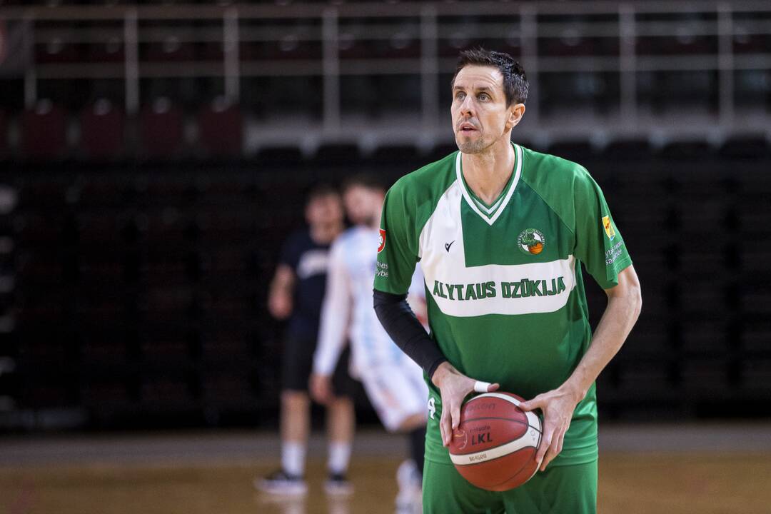 Indėlis: D. Gailius (kairėje) ir Ž. Janavičius per mačą su „Žalgiriu“ dviese surinko daugiau nei pusę „Neptūno“ taškų