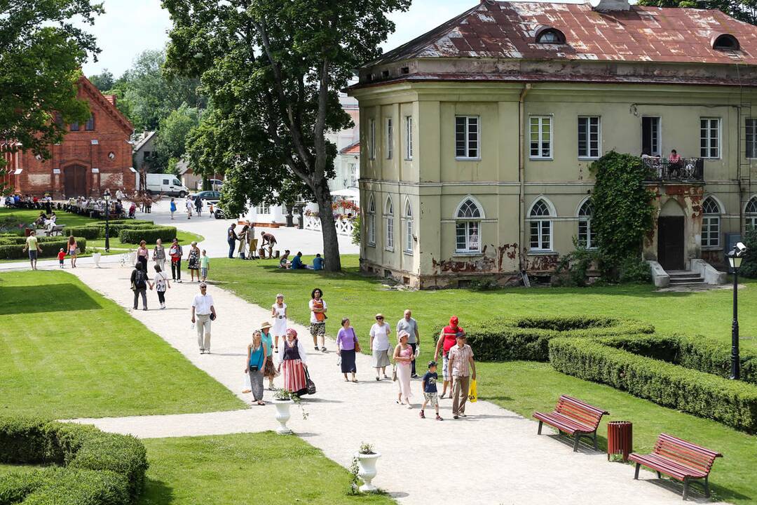 Valstybės gimtadienio šventė Raudondvaryje