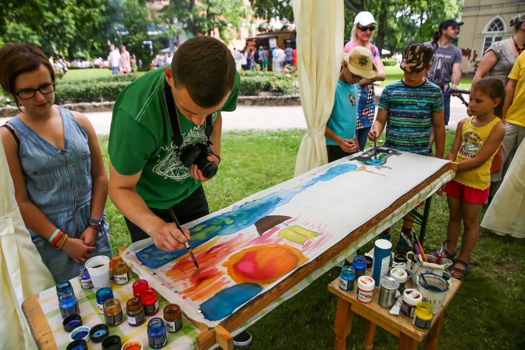 Valstybės gimtadienio šventė Raudondvaryje