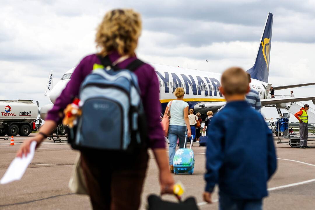Griebiamasi idėjos oro uostų valdymą perduoti privačiai įmonei
