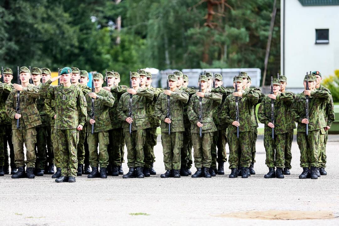 Rukloje prisiekė per 140 kariuomenės naujokų