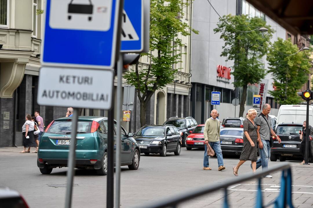 Eismas Maironio gatvėje