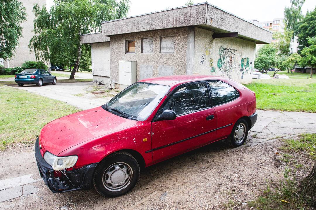 S. Žukausko gatvėje degė 3 automobiliai
