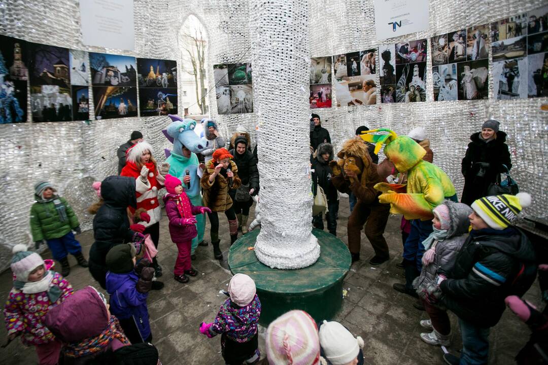 Kauniečiai atsisveikino su Kalėdų eglute