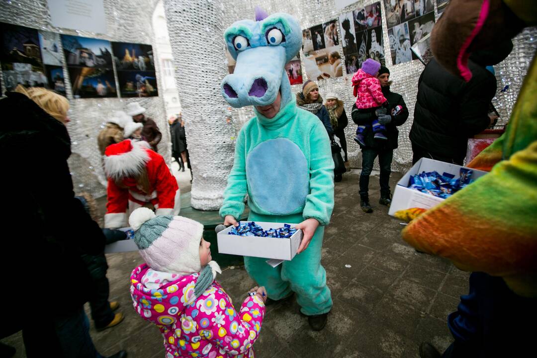 Kauniečiai atsisveikino su Kalėdų eglute