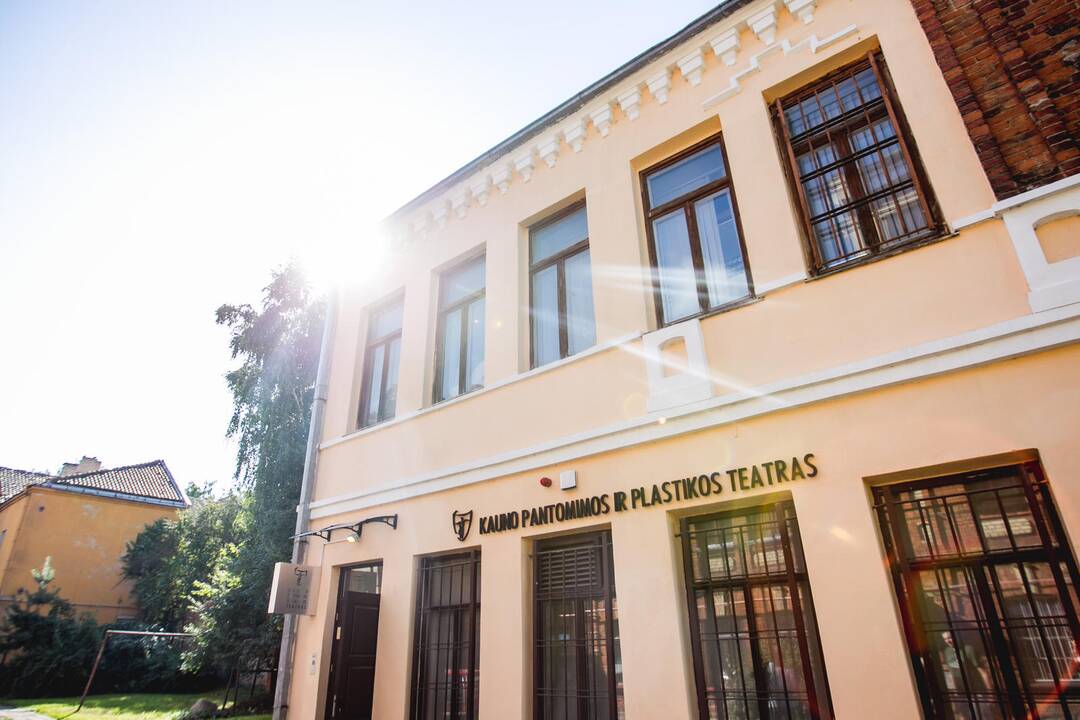 Uždaromas Kauno pantomimos ir plastikos teatras