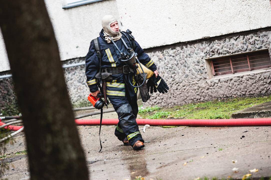 S. Žukausko gatvėje degė daugiabutis