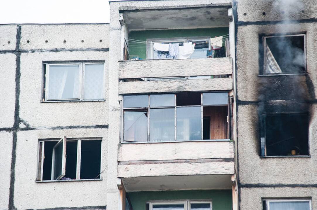 S. Žukausko gatvėje degė daugiabutis
