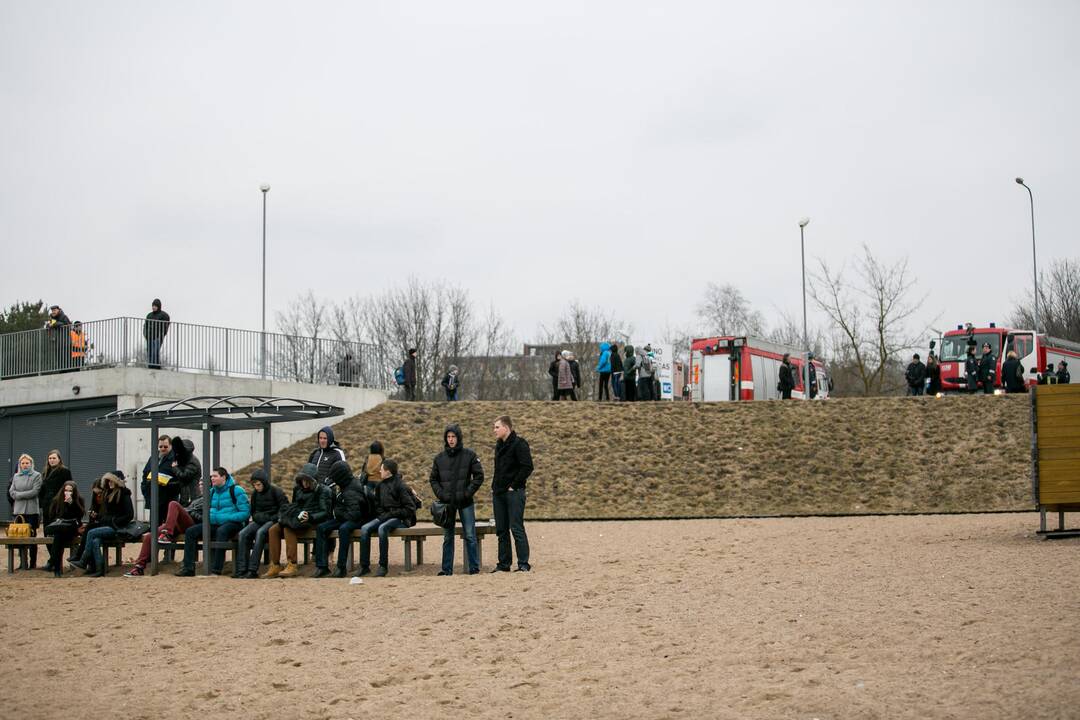 Gelbėjimo pratybos ant ledo