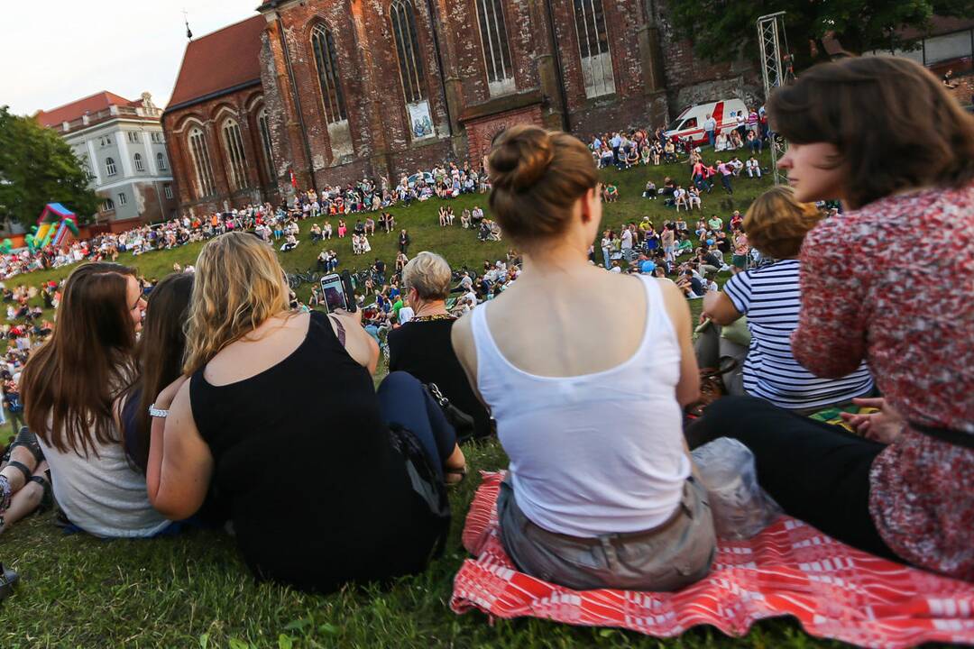 Festivalio „Operetė Kauno pilyje“ metu kauniečiai giedojo himną