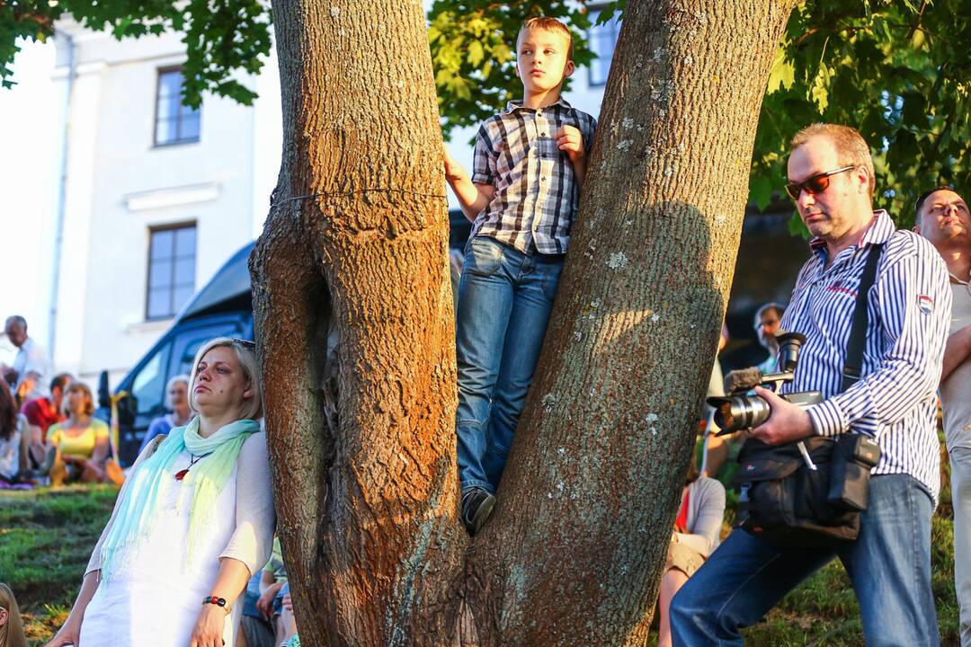 Festivalio „Operetė Kauno pilyje“ metu kauniečiai giedojo himną