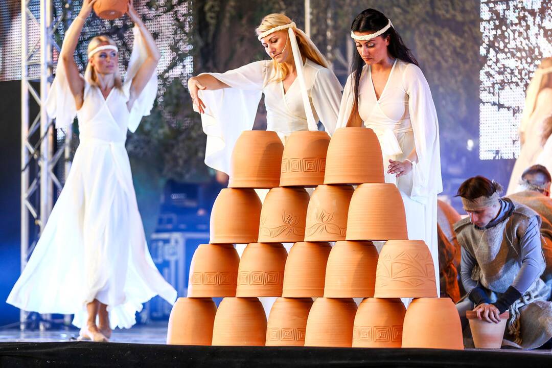 Festivalio „Operetė Kauno pilyje“ metu kauniečiai giedojo himną
