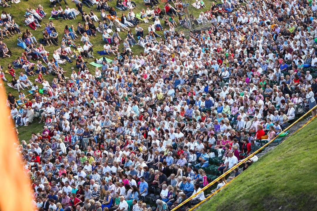 Festivalio „Operetė Kauno pilyje“ metu kauniečiai giedojo himną