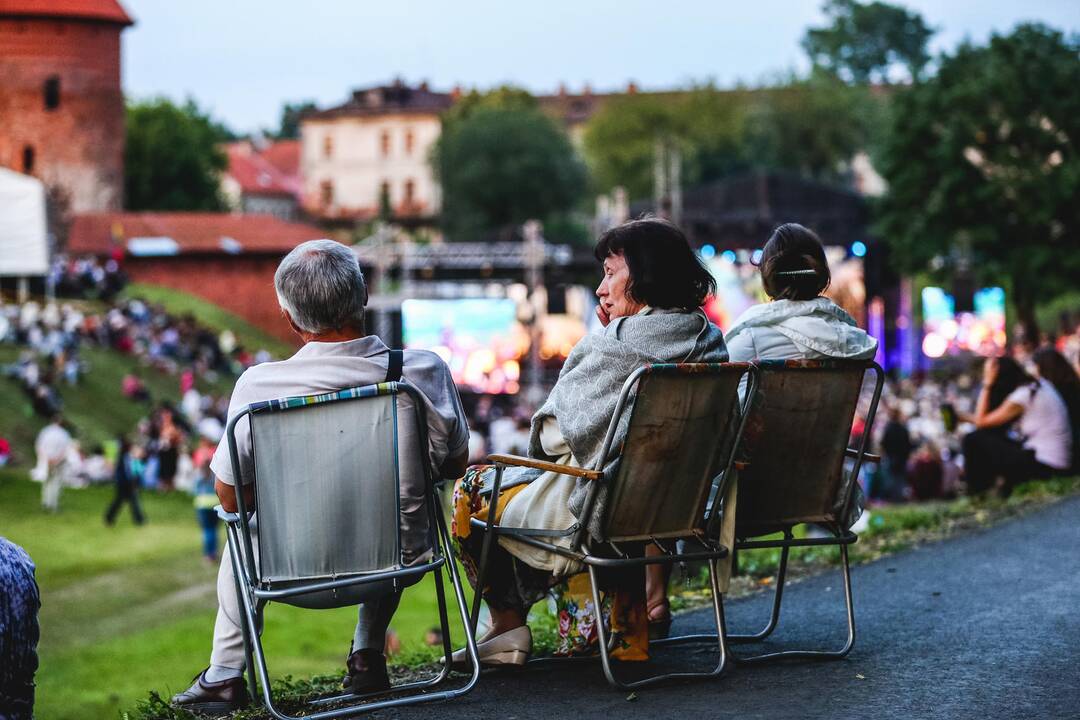 Festivalio „Operetė Kauno pilyje“ metu kauniečiai giedojo himną