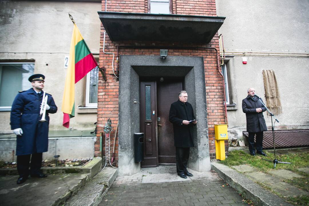 Atidengta memorialinė lenta Juozui Papečkiui