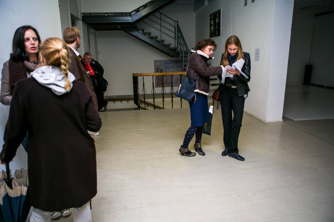 Menininkų iš Prancūzijos performansas „Apnėja“