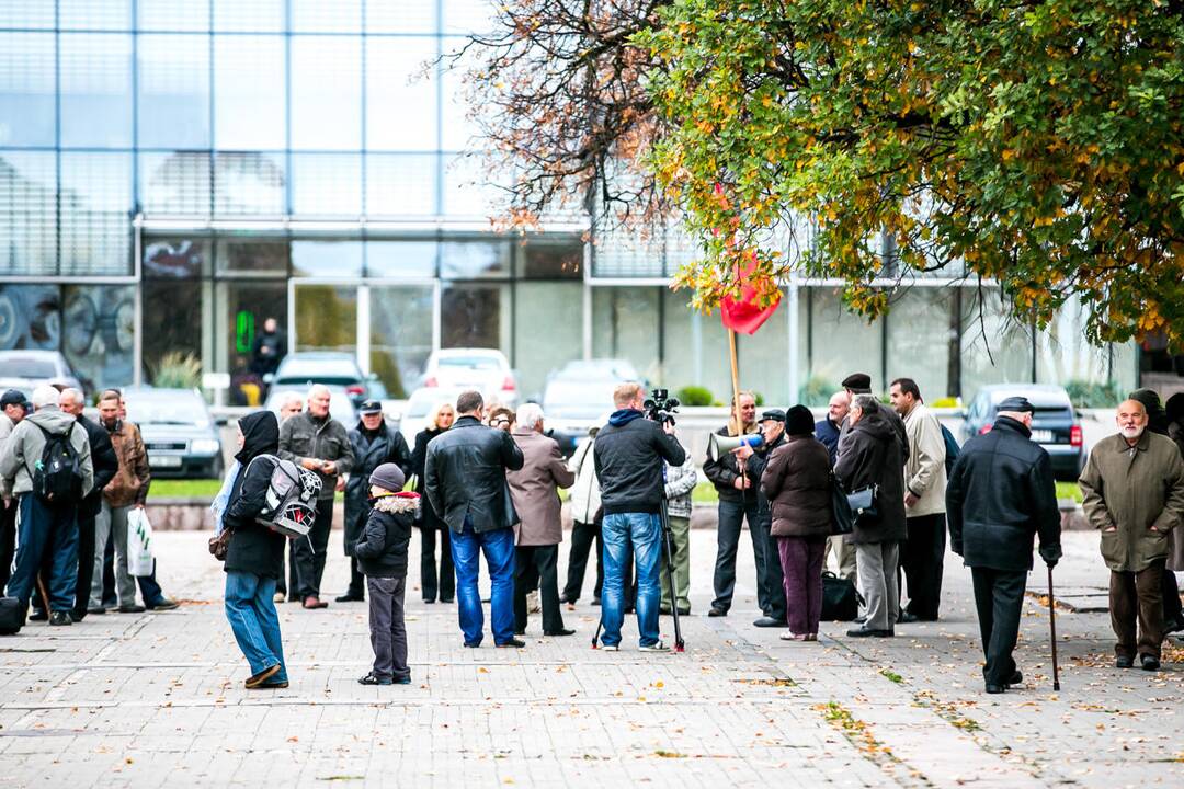 Vienybės aikštėje Kaune- protestas prieš NATO
