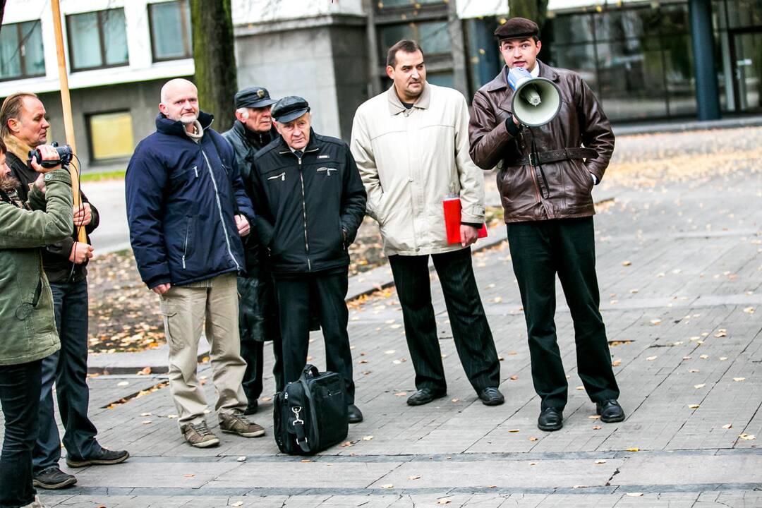 Vienybės aikštėje Kaune- protestas prieš NATO