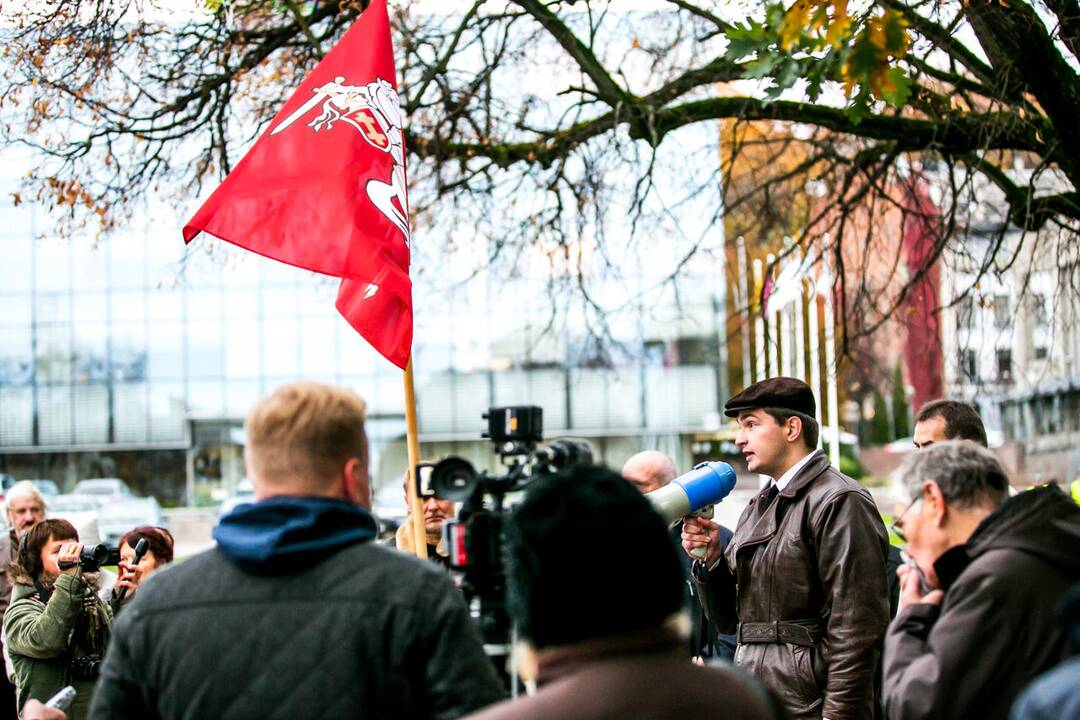 Vienybės aikštėje Kaune- protestas prieš NATO